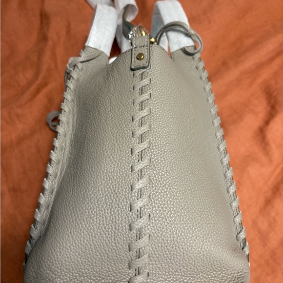 Elegant Taupe Handbag - Picture 6 of 8